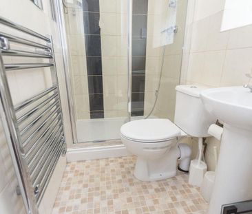 6 bedroom terraced house to rent - Photo 5