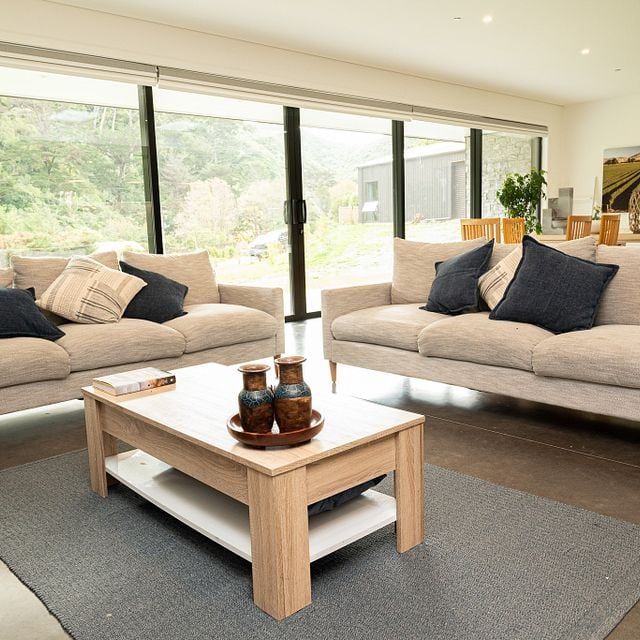 Luxury Countryside 3bdrm home moments from Karori - Photo 1