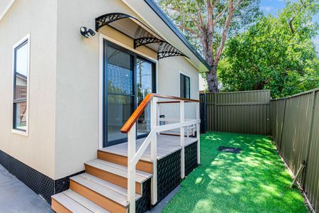 Newly Built Granny Flat | Convienient | Private | Pet Friendly - Photo 2