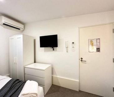 Private Room Walk to North Sydney Station and Greenwood Plaza in 8 Min - Photo 2