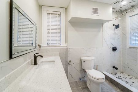 For Lease - 31 Tyndall Avenue Unit# 301, Toronto, Ontario - Photo 4