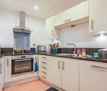 2 bedroom flat to rent - Photo 6