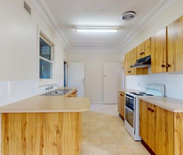 8 Augusta Street, Warners Bay NSW 2282 - Photo 5