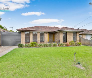 Spacious & Comfortable Family Home in Prime Location - Lawn Mowing ... - Photo 5