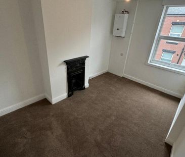 2 bedroom end of terrace house to rent - Photo 5