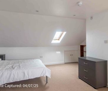 32, Barbican Road - Photo 6