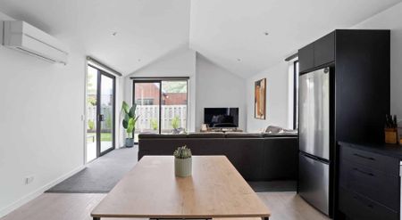 Beautiful home in Lake Hayes Estate - Photo 3