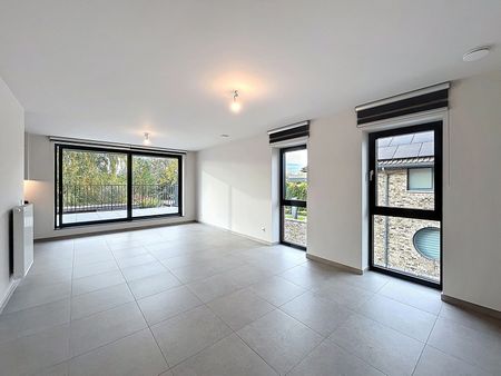 Appartement met twee slaapkamers en groot terras - Photo 2