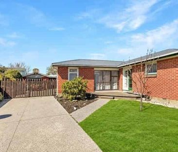 ARANUI - TWO BEDROOM, ONE BATH, TWO CAR, TIDY FAMILY HOME - Photo 3