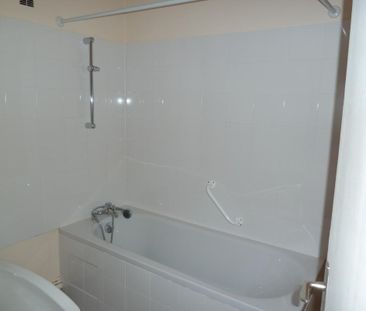 Location Appartement 2 pièces 48m² ANGERS 49100 - Photo 5
