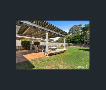 Lovely Character Cottage with Swimming Pool! - Photo 2