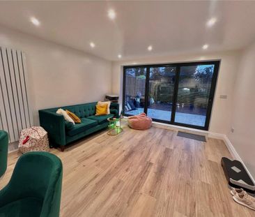 3 bedroom apartment to rent - Photo 2