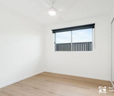 Walk to the beautiful Lakes Estate - Photo 3