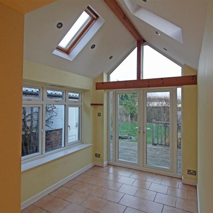 3 bedroom semi-detached house to rent - Photo 1