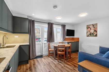 Birkbeck Mews, London, E8 2LE - Photo 3