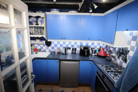2 bedroom terraced house to rent - Photo 4