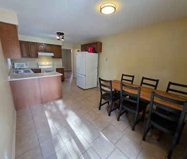 For Lease - 199 Livingstone Street, Barrie, Ontario - Photo 4