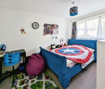 3 bedroom end of terrace house to rent - Photo 4
