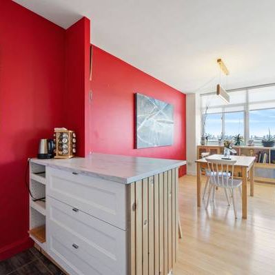 1 Bedroom with beautiful view of Toronto skyline - Photo 1