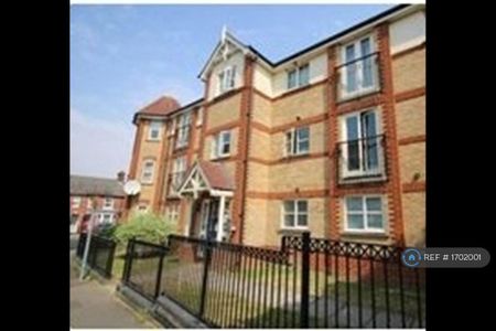 2 bedroom flat to rent - Photo 4