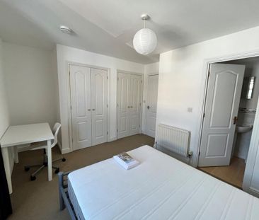 4 bedroom terraced house to rent - Photo 5