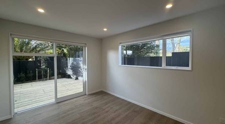 Near new two bedroom - Photo 2