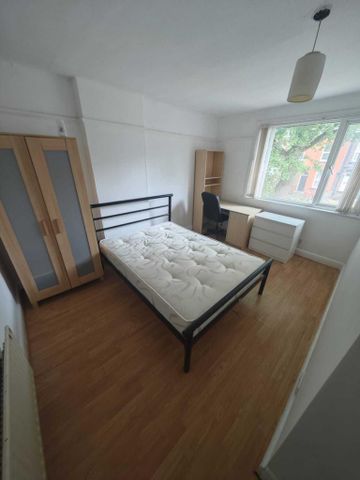 4 bedroom terraced house to rent - Photo 2