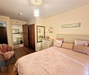 2 bedroom apartment to rent - Photo 4