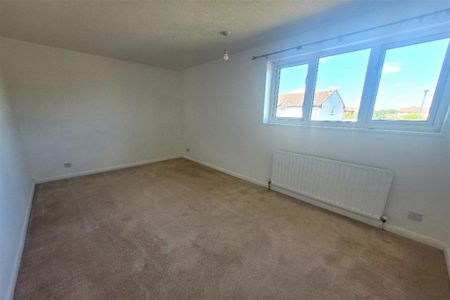 2 bedroom semi-detached house to rent - Photo 2