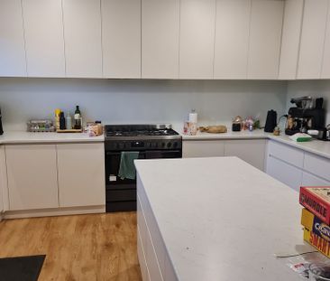 6-bedroom shared house, Adzar Road - Photo 1
