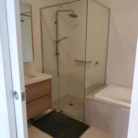 Port Melbourne - Photo 4