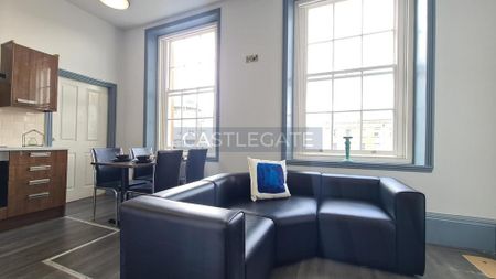 1 bedroom in a flat share to rent - Photo 4