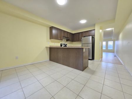 For Lease - 5289 Major Mackenzie Drive, Markham, Ontario - Photo 4