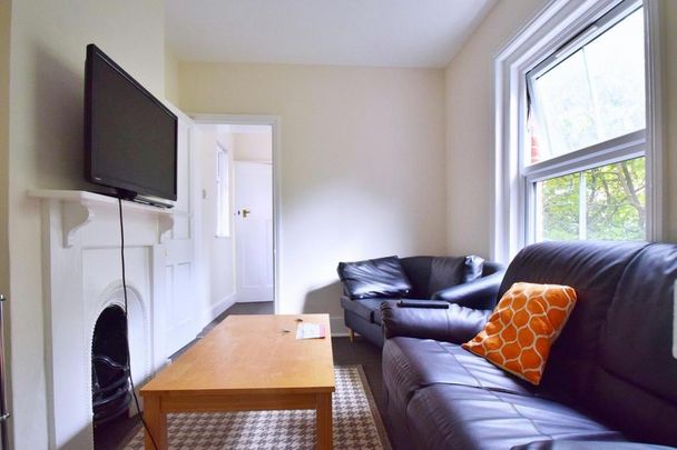 4 bedroom semi-detached house to rent - Photo 1