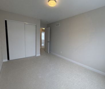 For Lease - 215 Ryan Reynolds Way, Orleans - Convent Glen and Area,... - Photo 3