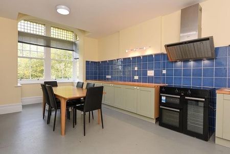8 bedroom detached house to rent - Photo 5