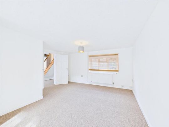 2 bedroom end of terrace house to rent - Photo 1