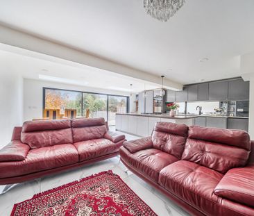 4 bedroom semi-detached house to rent - Photo 3