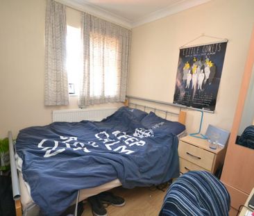 3 bed Flat for Rent - Photo 5