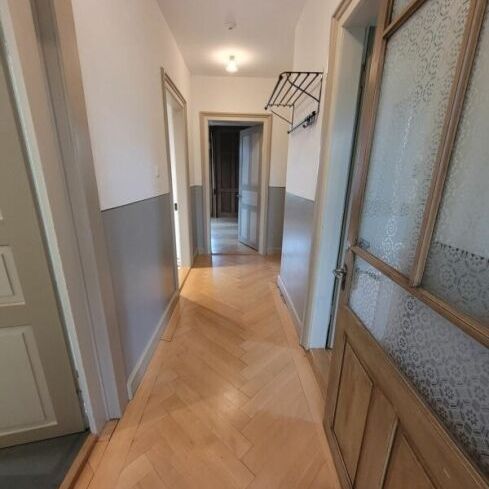 Luminous 4-room apartment with balcony and river view - Photo 1