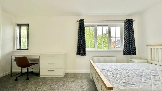 1 bedroom in a house share to rent - Photo 1