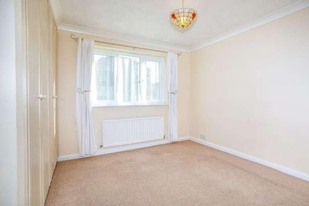 St. Annes Way, Redhill, RH1 - Photo 4