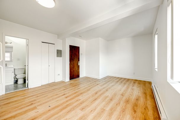 539 Prince-Arthur west - Photo 1