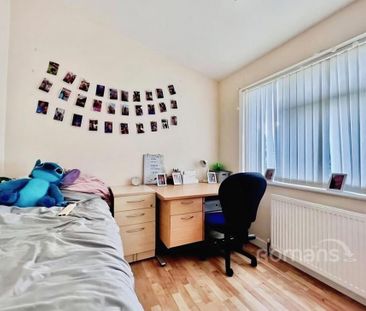 6 bedroom semi-detached house to rent - Photo 4