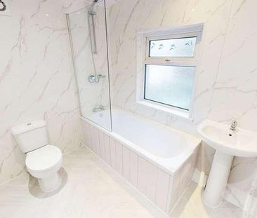 Chorley Road, Westhoughton, BL5 - Photo 2