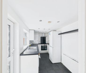 80 Dundela Avenue - Photo 2