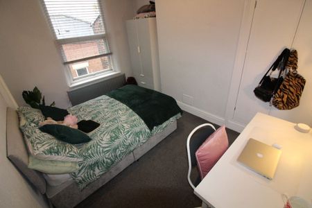 St Marks Road, Preston - Photo 2