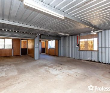 “4 Bedroom” - Photo 4