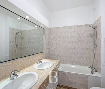 Appartement • Notre Dame - Photo 1