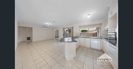 Family Living - Photo 3